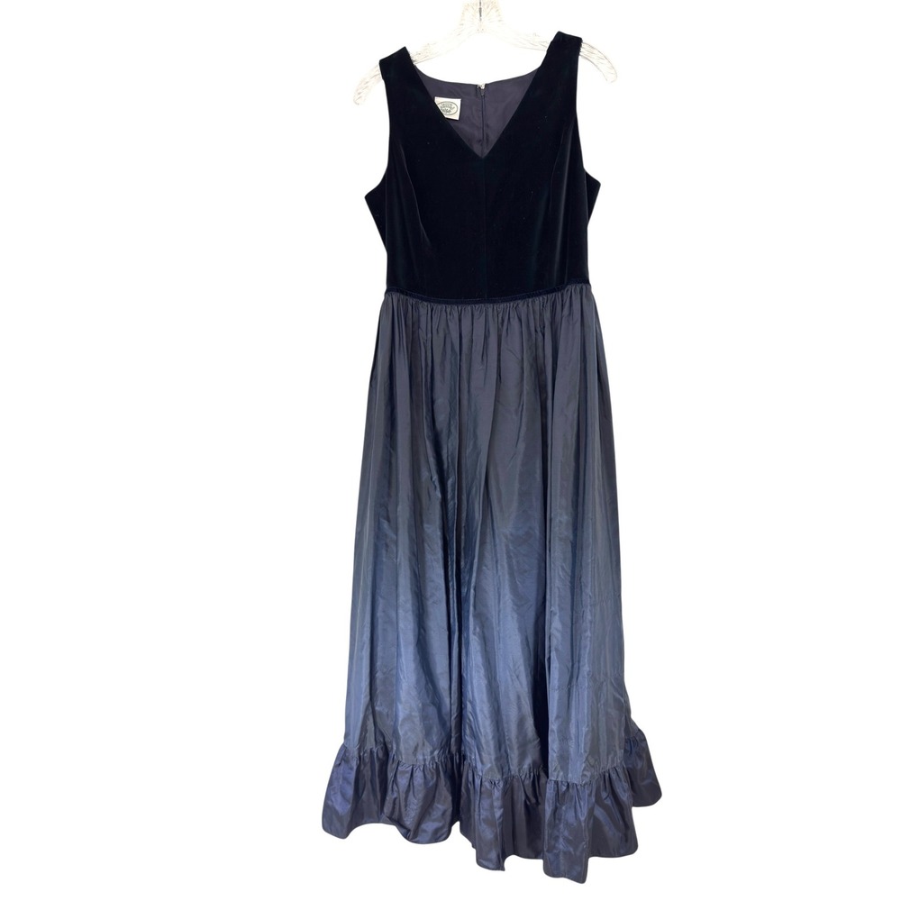 Laura Ashley Maxi Gown Black Sleeveless Formal Evening Velvet‎ Elegant Classy